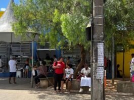 Pacientes enfrentam longas esperas na UPA Taboão; profissionais denunciam salários atrasados