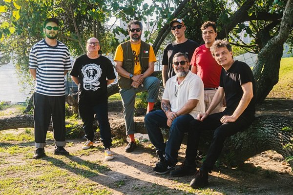 Los_Sebosos_Postizos_Divulgacao1