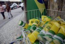 Procon-SP alerta sobre cuidados em compras de produtos da Copa